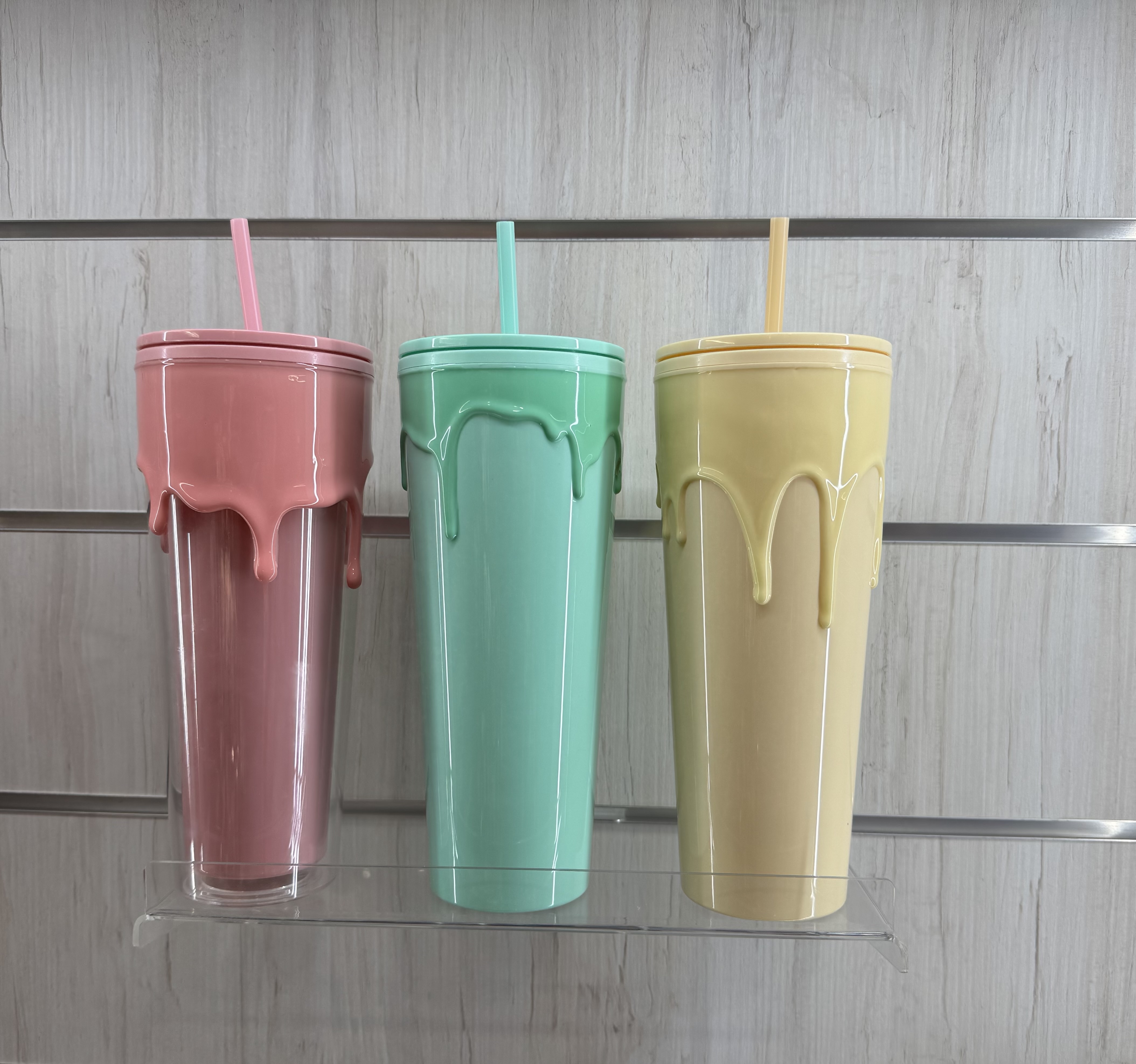 COPO DE PAREDE DUPLA COM PALHINHA MILKSHAKE 710 ML